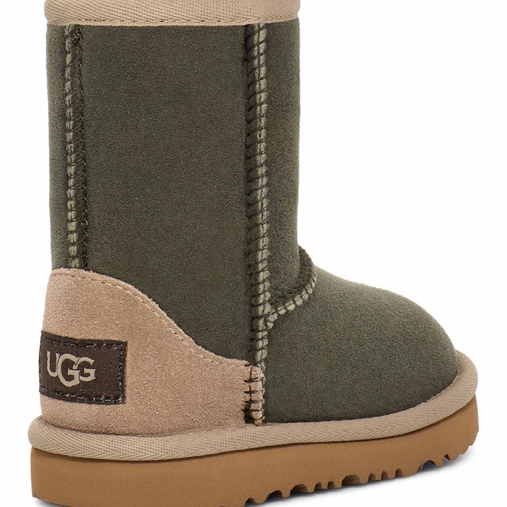 PRICE DROP!! UGGS Kids Classic Short II Water Resistant Genuine Shearling Boot